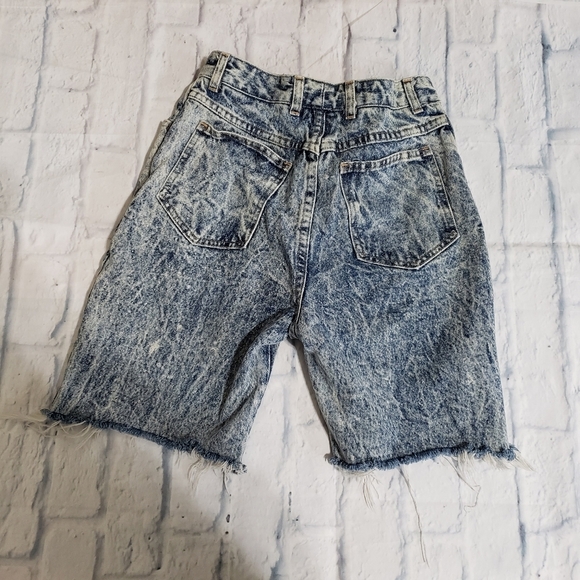 The Great Plains Vintage Acid wash - Picture 2 of 3